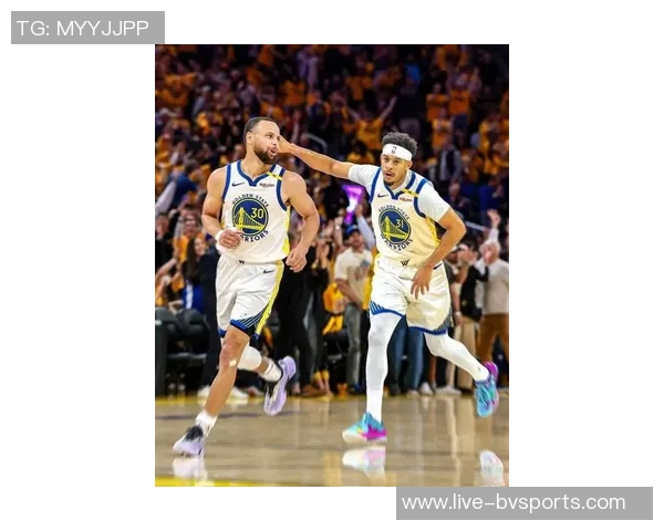 勇士新阵容亮相库里携手穆迪与威尔理查德共筑冠军梦想 勇士新阵容亮相库里携手穆迪与威尔理查德共筑冠军梦想