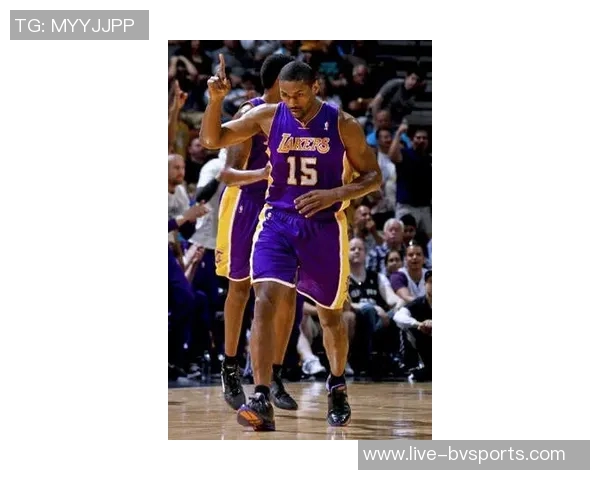 比卢普斯称赞杨瀚森展现出色比赛节奏与精彩表现 比卢普斯称赞杨瀚森展现出色比赛节奏与精彩表现